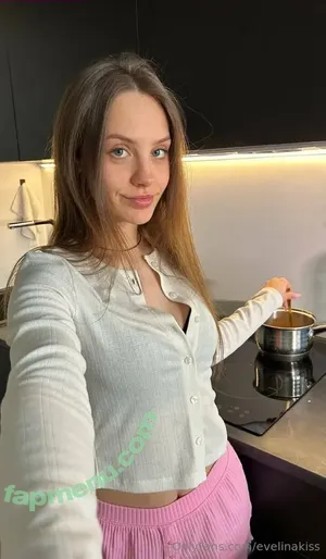 evelinakiss / evcheeke nude photo #0038