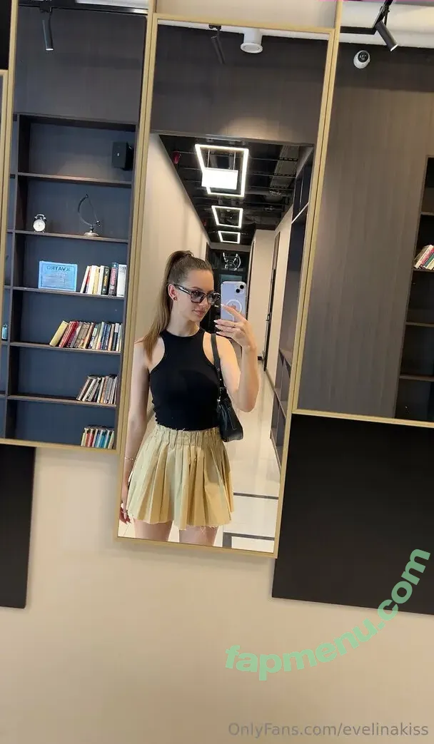 evelinakiss nude photo #0001 (evcheeke)