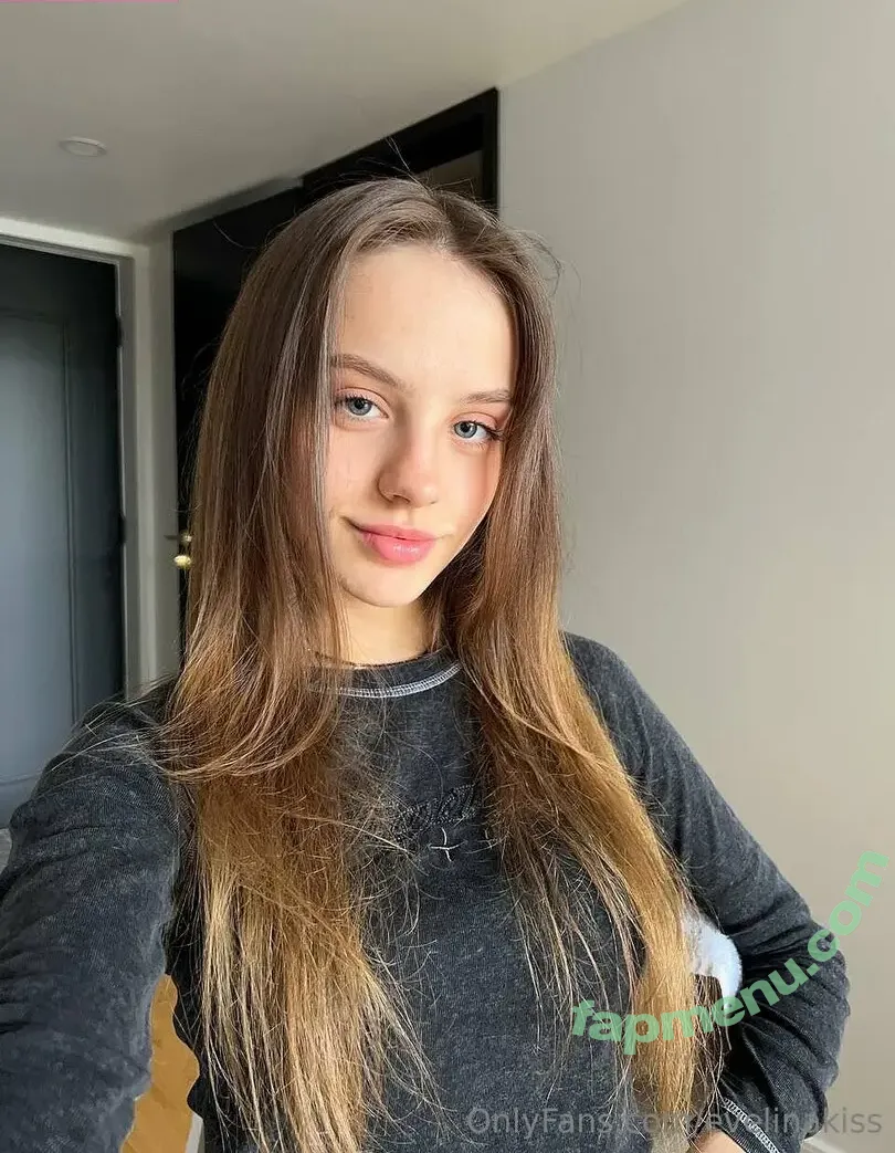 evelinakiss nude photo #0045 (evcheeke)