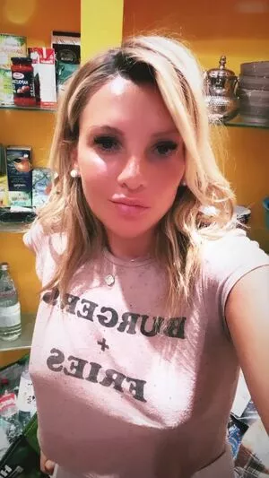 Evelyn Burdecki / evelyn_burdecki / evelynburdecki nude photo #0089