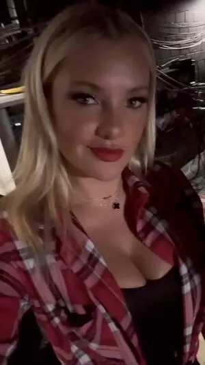 Evelyn Burdecki / evelyn_burdecki / evelynburdecki nude photo #0181