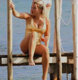 Evelyn Burdecki / evelyn_burdecki / evelynburdecki nude photo #0213