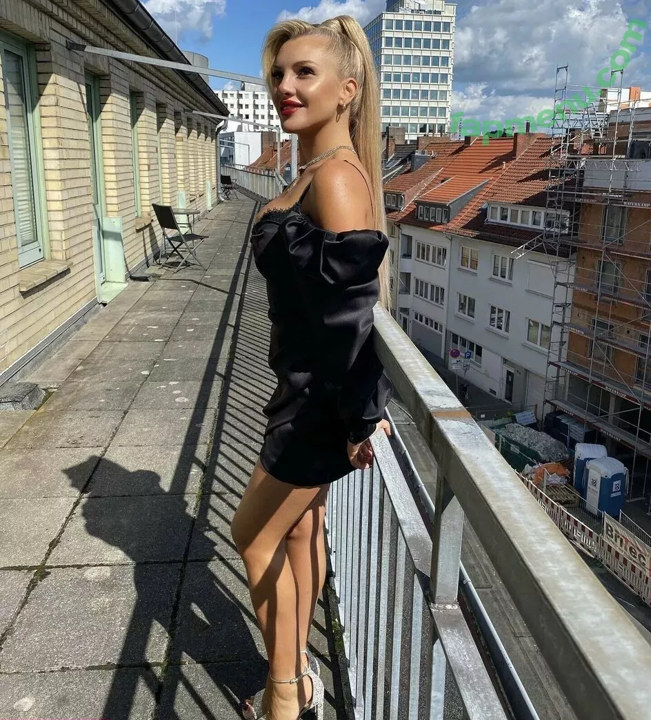 Evelyn Burdecki nude photo #0007 (evelyn_burdecki / evelynburdecki)