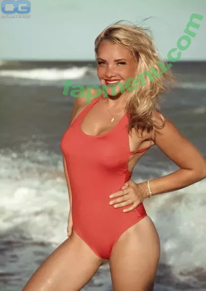 Evelyn Burdecki nude photo #0076 (evelyn_burdecki / evelynburdecki)