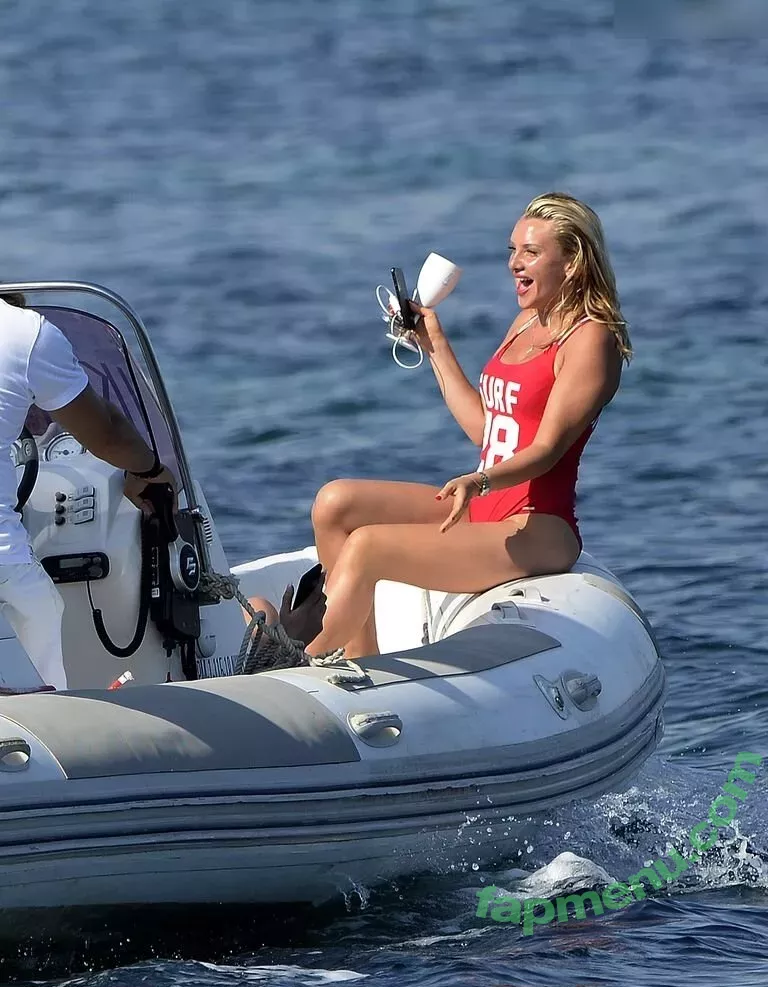 Evelyn Burdecki nude photo #0094 (evelyn_burdecki / evelynburdecki)