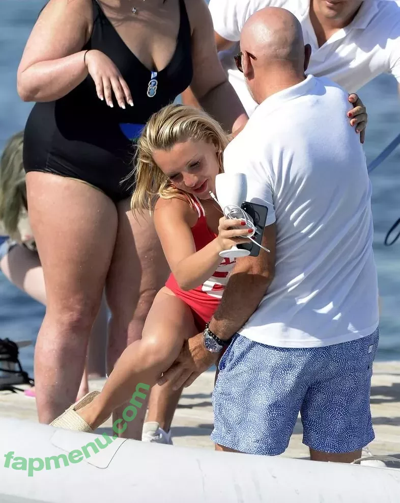 Evelyn Burdecki nude photo #0101 (evelyn_burdecki / evelynburdecki)