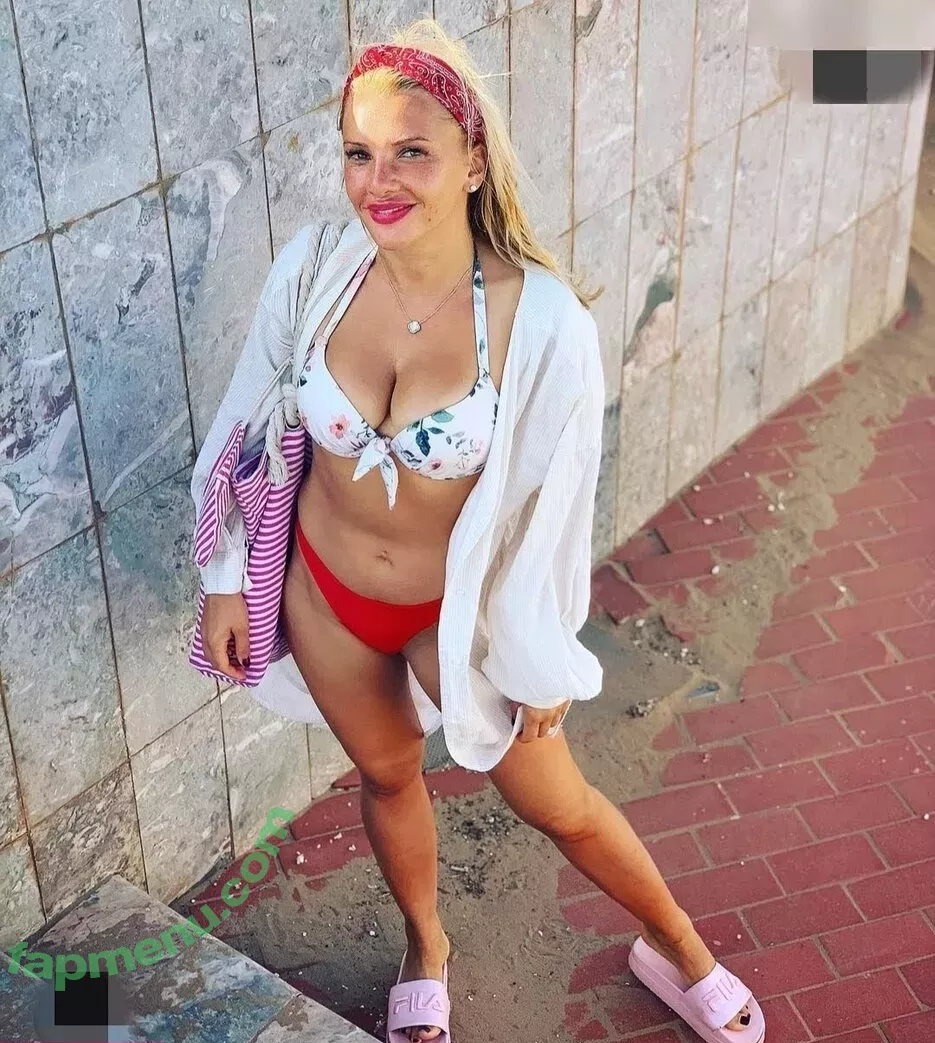 Evelyn Burdecki nude photo #0116 (evelyn_burdecki / evelynburdecki)