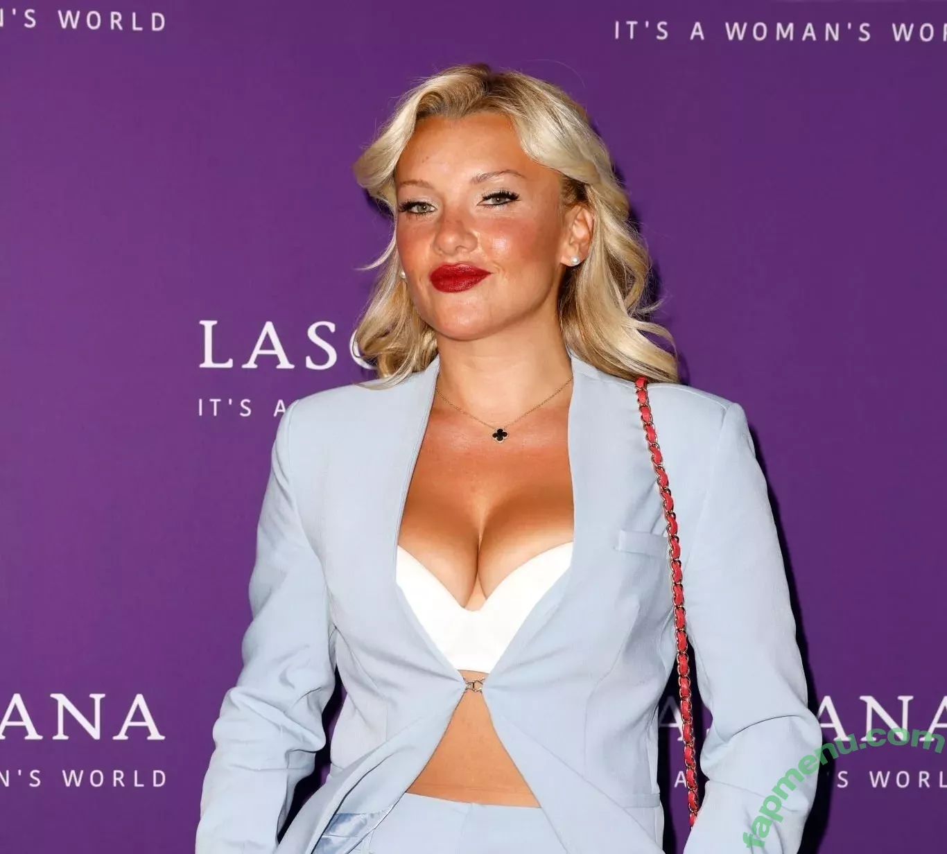 Evelyn Burdecki nude photo #0140 (evelyn_burdecki / evelynburdecki)