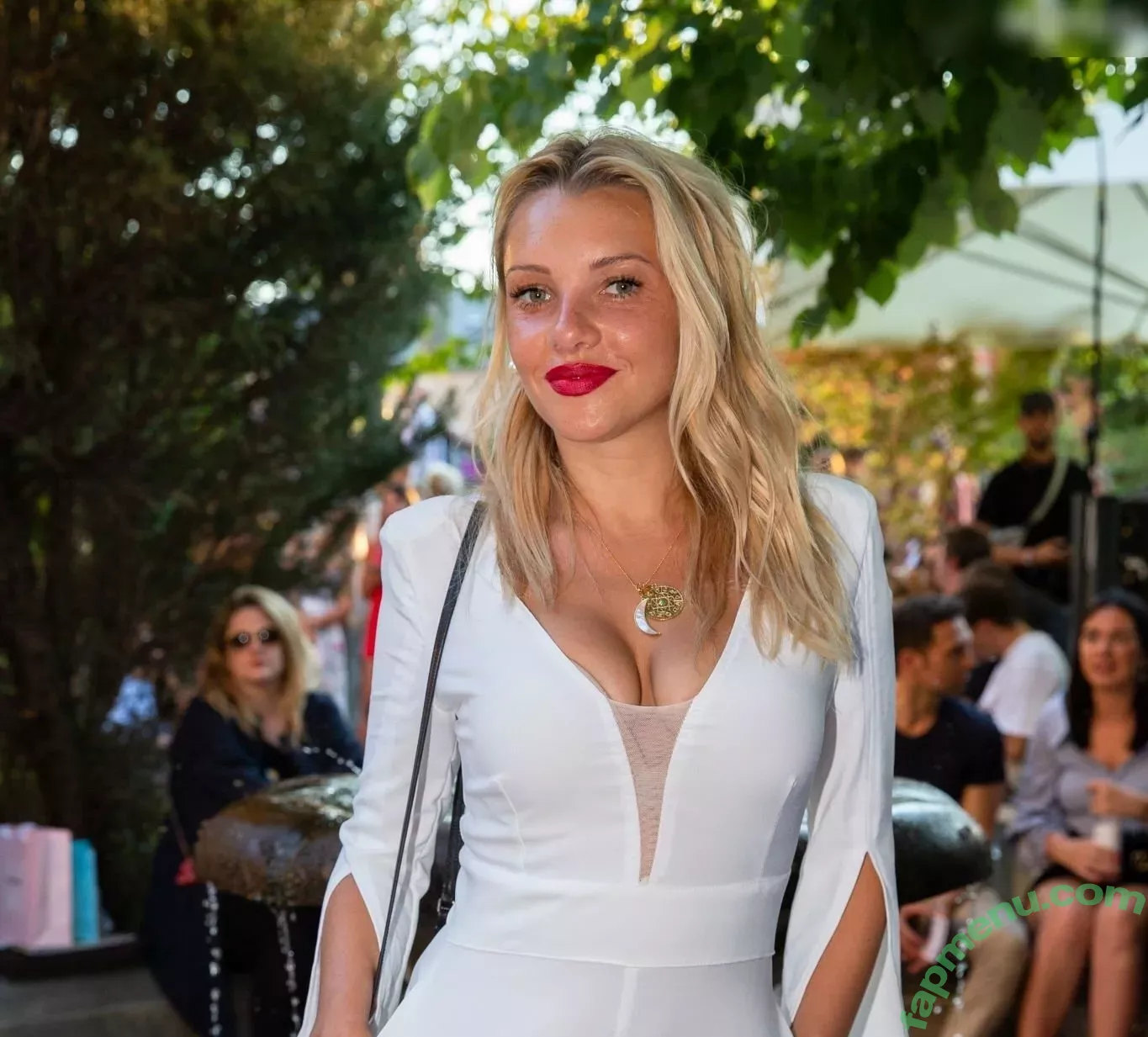 Evelyn Burdecki nude photo #0145 (evelyn_burdecki / evelynburdecki)