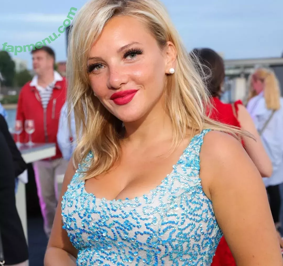 Evelyn Burdecki nude photo #0147 (evelyn_burdecki / evelynburdecki)