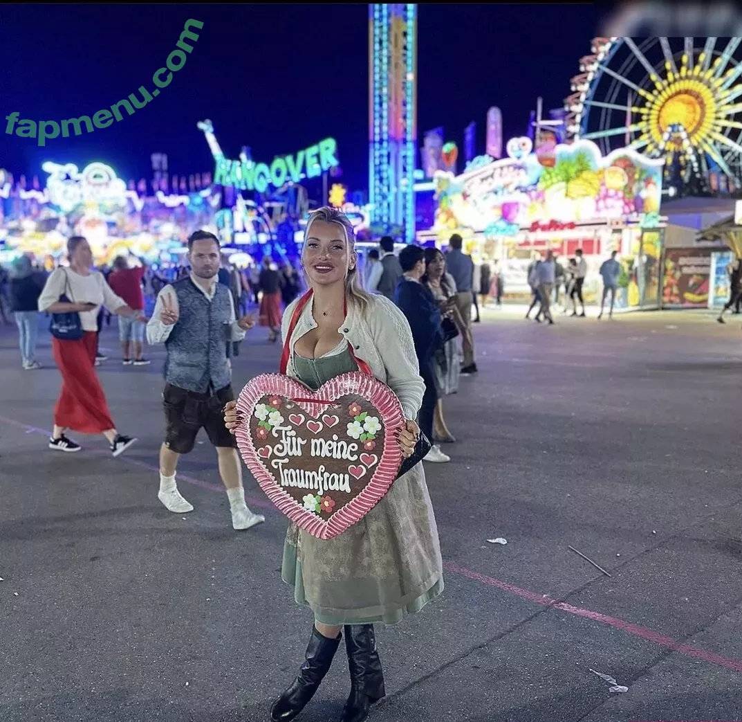 Evelyn Burdecki nude photo #0188 (evelyn_burdecki / evelynburdecki)