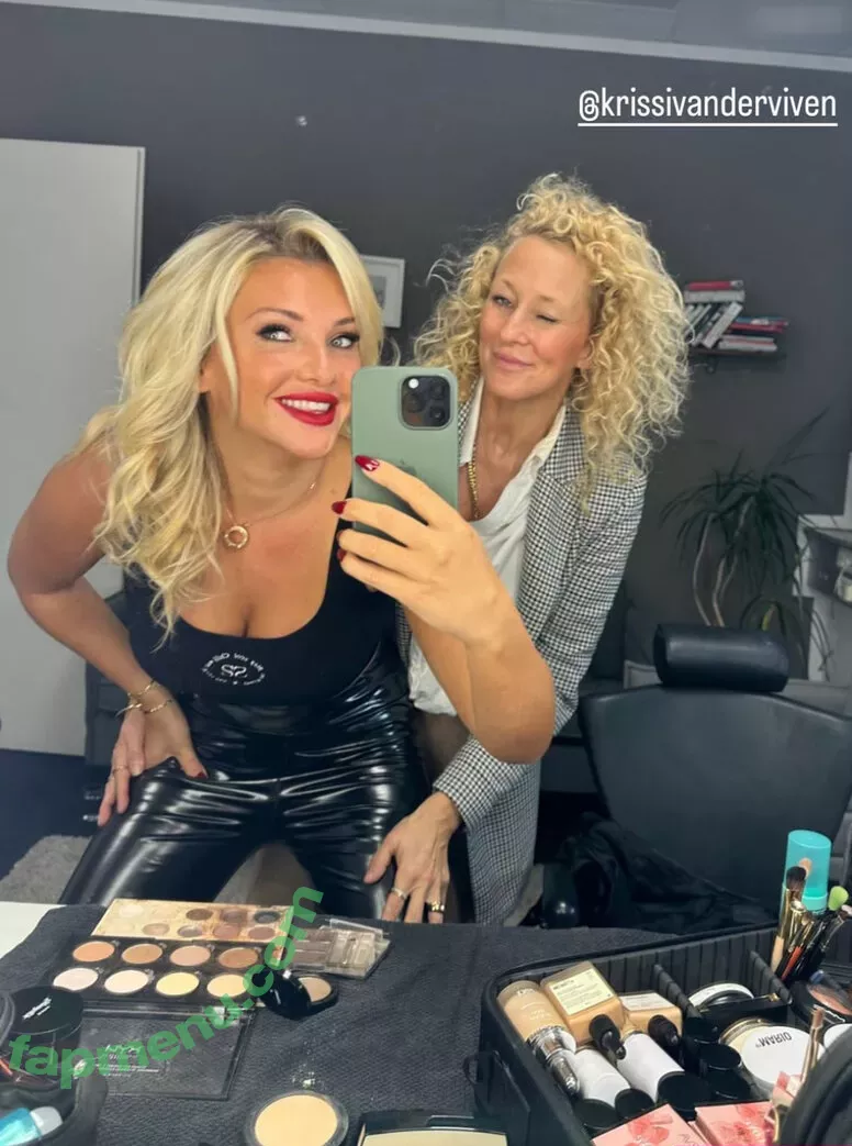 Evelyn Burdecki nude photo #0263 (evelyn_burdecki / evelynburdecki)