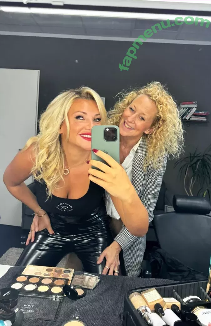 Evelyn Burdecki nude photo #0265 (evelyn_burdecki / evelynburdecki)