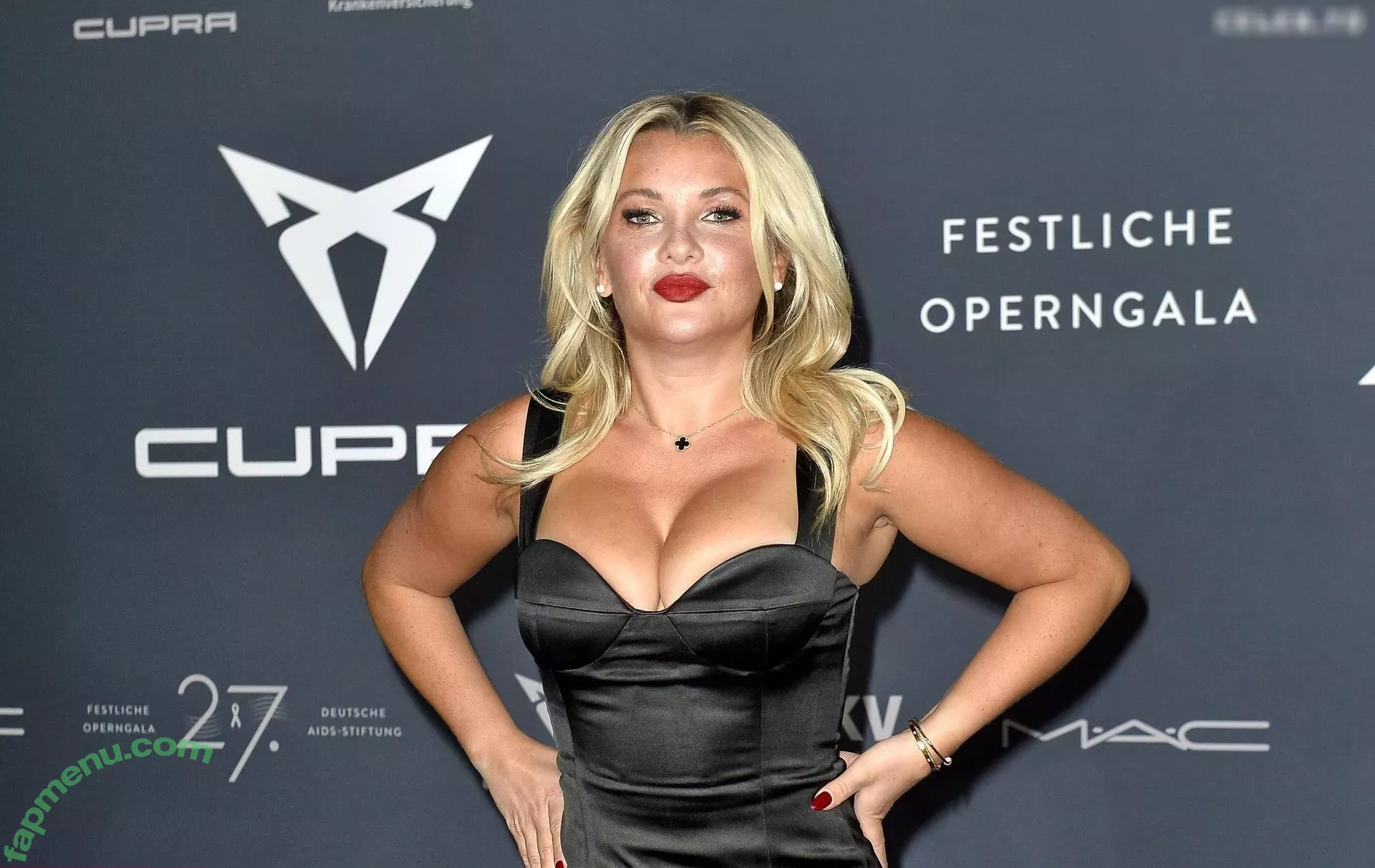 Evelyn Burdecki nude photo #0298 (evelyn_burdecki / evelynburdecki)