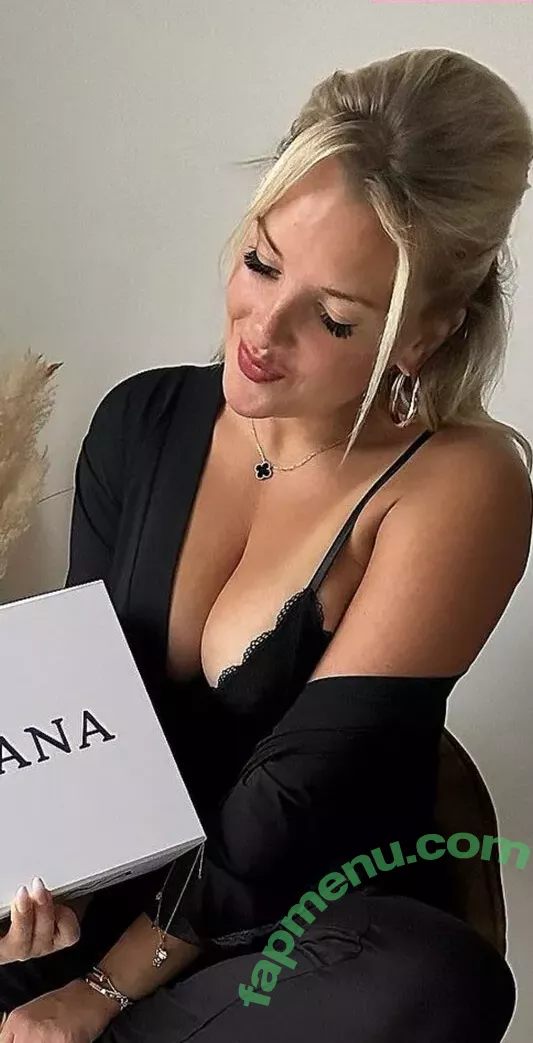 Evelyn Burdecki nude photo #0304 (evelyn_burdecki / evelynburdecki)