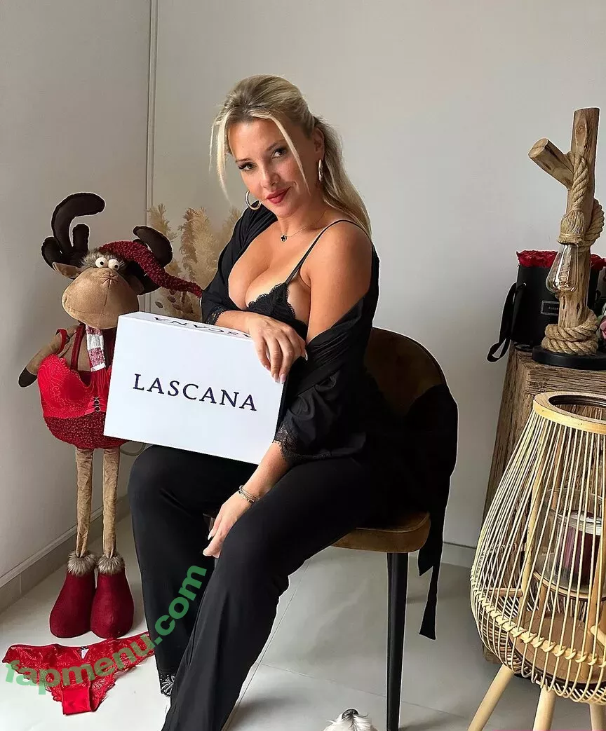 Evelyn Burdecki nude photo #0306 (evelyn_burdecki / evelynburdecki)