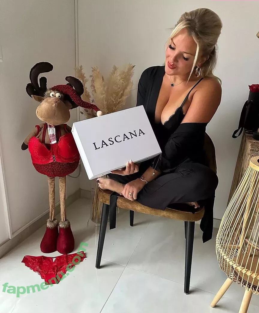 Evelyn Burdecki nude photo #0307 (evelyn_burdecki / evelynburdecki)