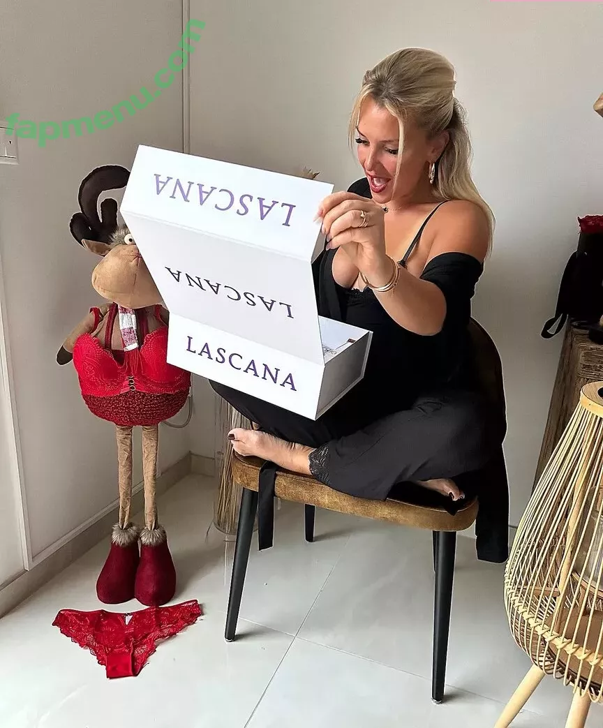 Evelyn Burdecki nude photo #0308 (evelyn_burdecki / evelynburdecki)