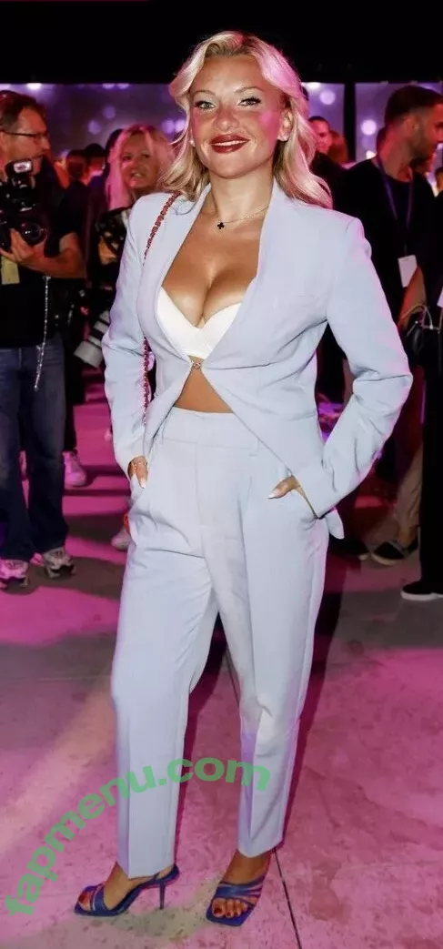 Evelyn Burdecki nude photo #0343 (evelyn_burdecki / evelynburdecki)