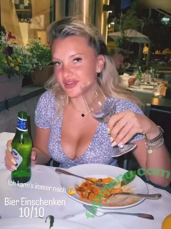 Evelyn Burdecki nude photo #0344 (evelyn_burdecki / evelynburdecki)