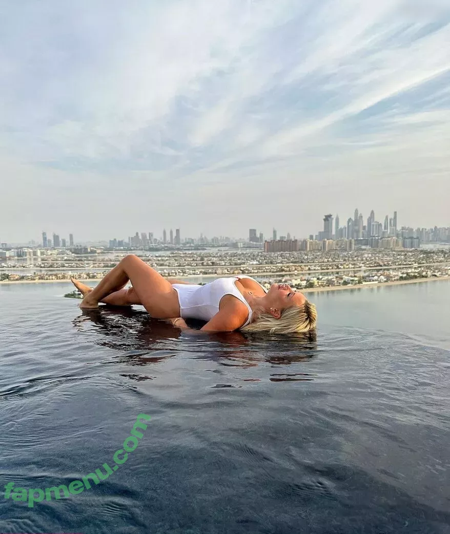 Evelyn Burdecki nude photo #0382 (evelyn_burdecki / evelynburdecki)