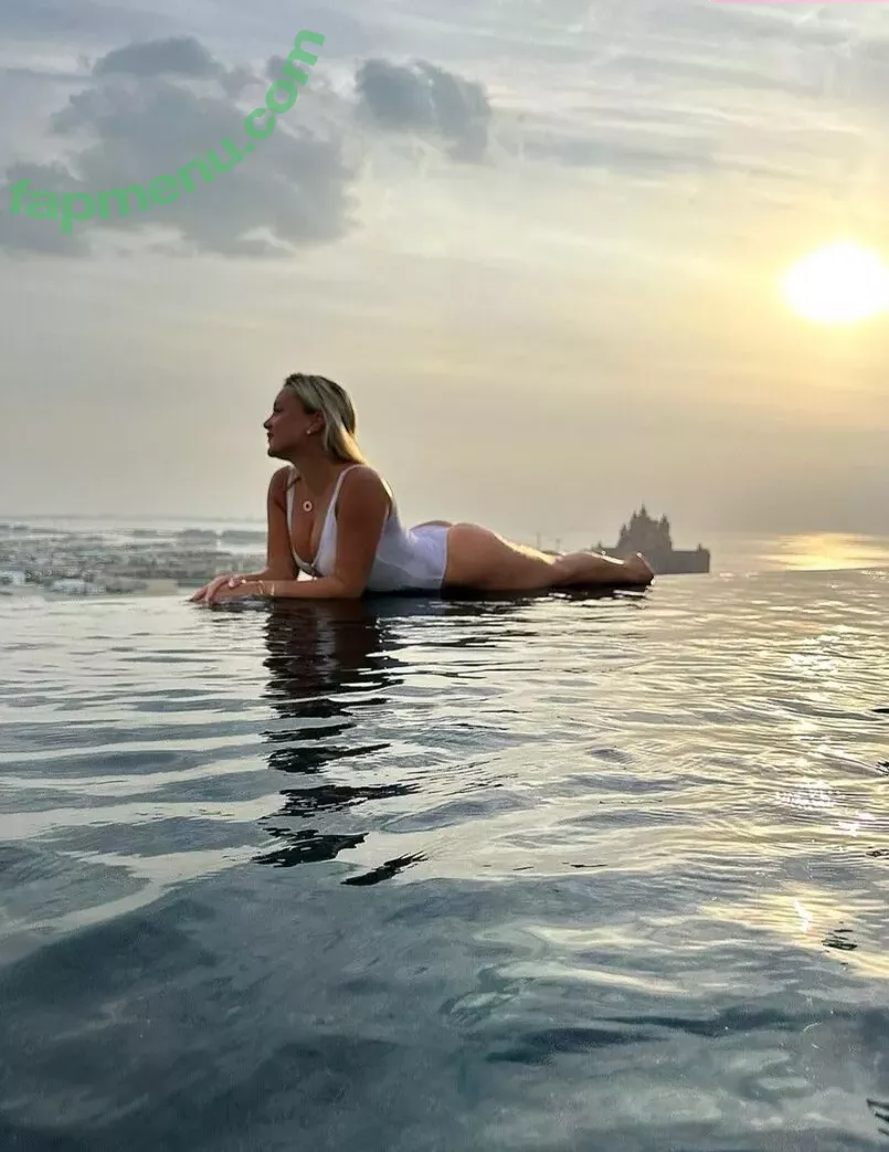 Evelyn Burdecki nude photo #0385 (evelyn_burdecki / evelynburdecki)