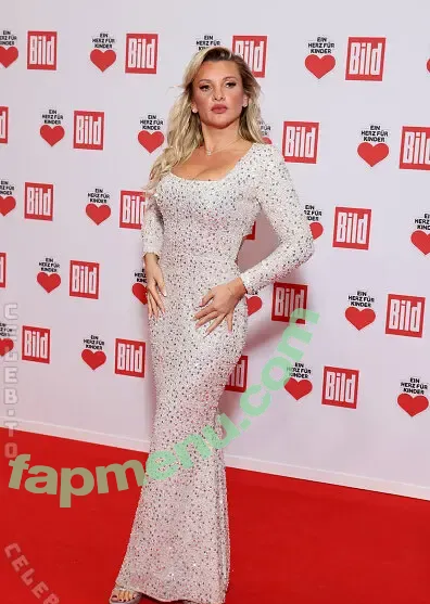 Evelyn Burdecki nude photo #0684 (evelyn_burdecki / evelynburdecki)