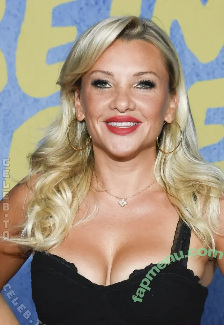 Evelyn Burdecki nude photo #0708 (evelyn_burdecki / evelynburdecki)