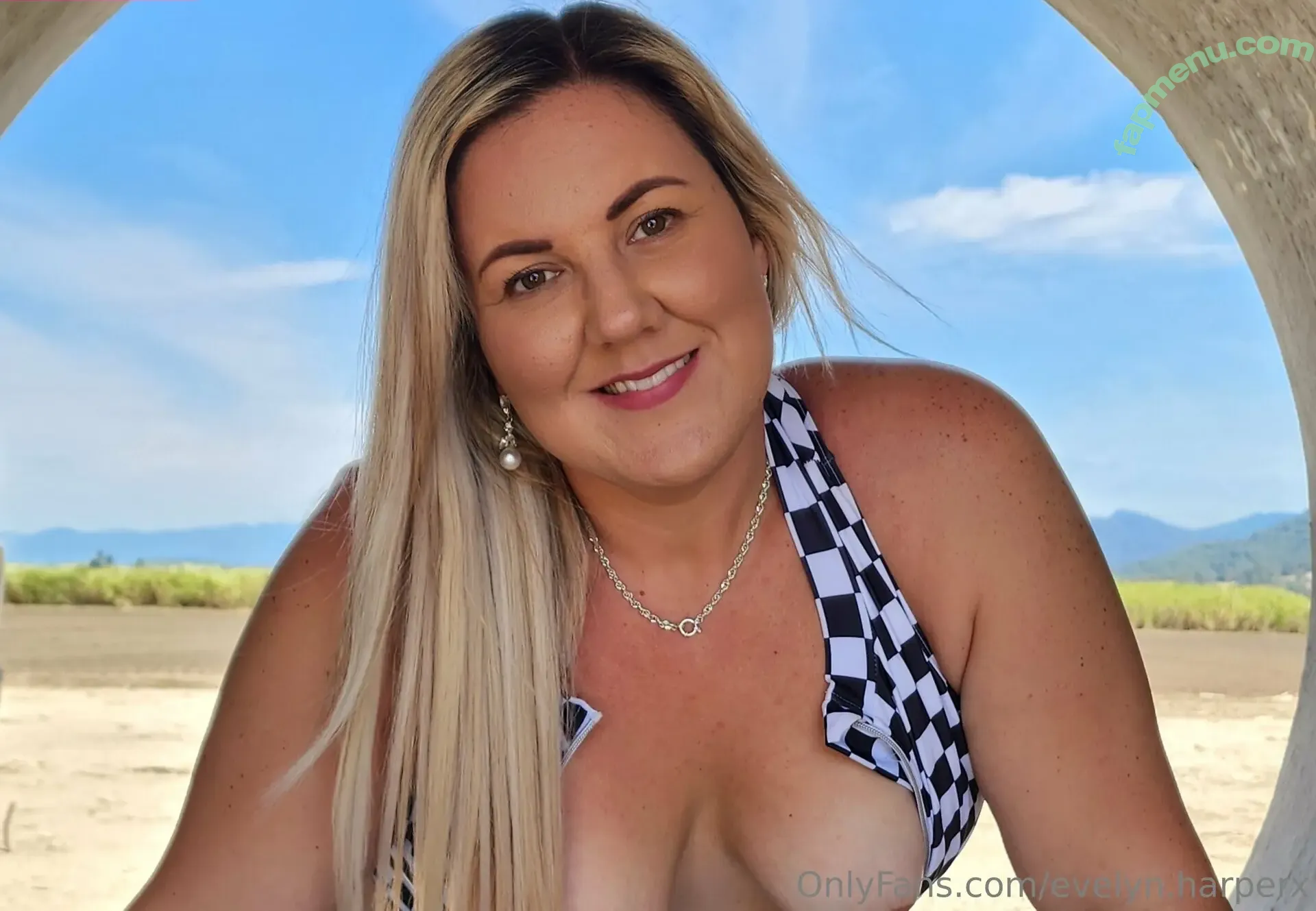 evelyn.harperx nude photo #0037 (evelyn.harper.x)