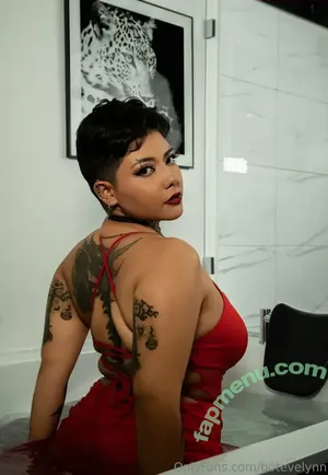 Evelynaradia / Busty Cam Model / Evelyn aradia / bot_evelynn nude photo #0006