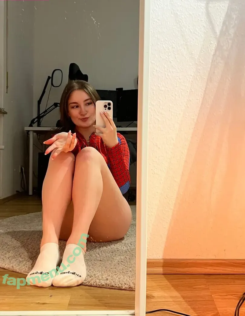 Evelynxka nude photo #0363 (creator / evelynkaf)