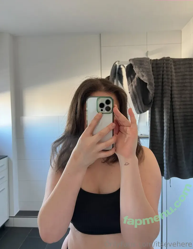 Evelynxka nude photo #0400 (creator / evelynkaf)