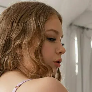 Everlylaness page