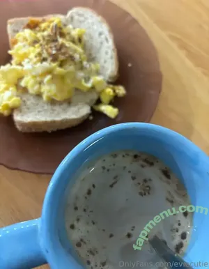 eviecutie / evie.cute nude photo #0057