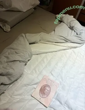 eviecutie / evie.cute nude photo #0059