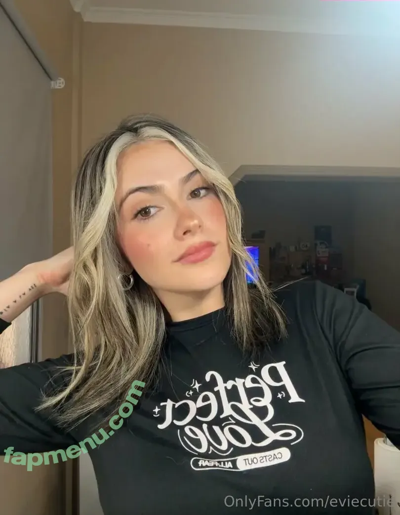 eviecutie nude photo #0081 (evie.cute)