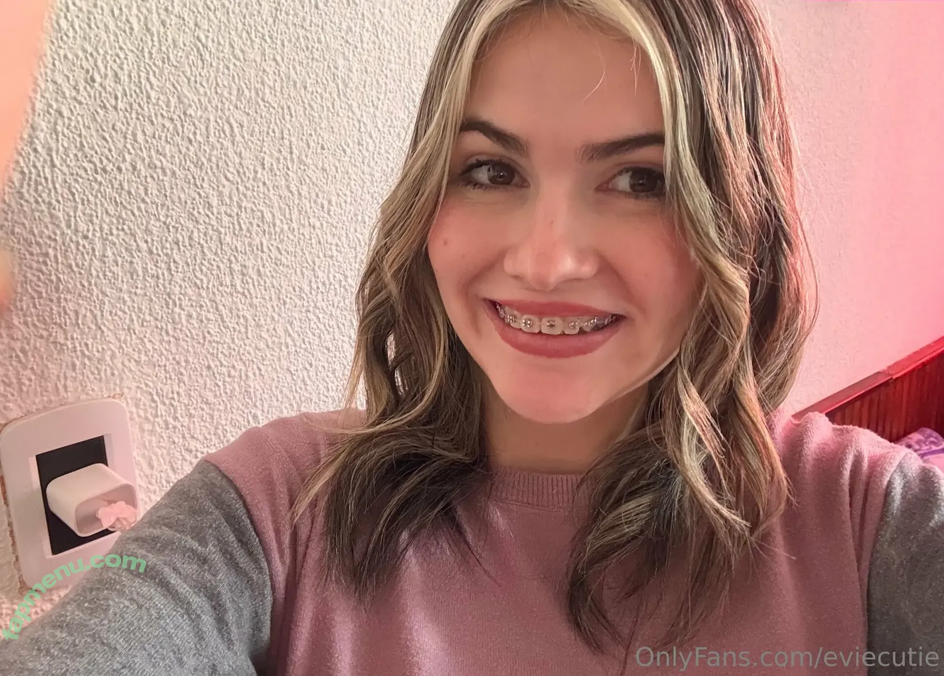 eviecutie nude photo #0086 (evie.cute)