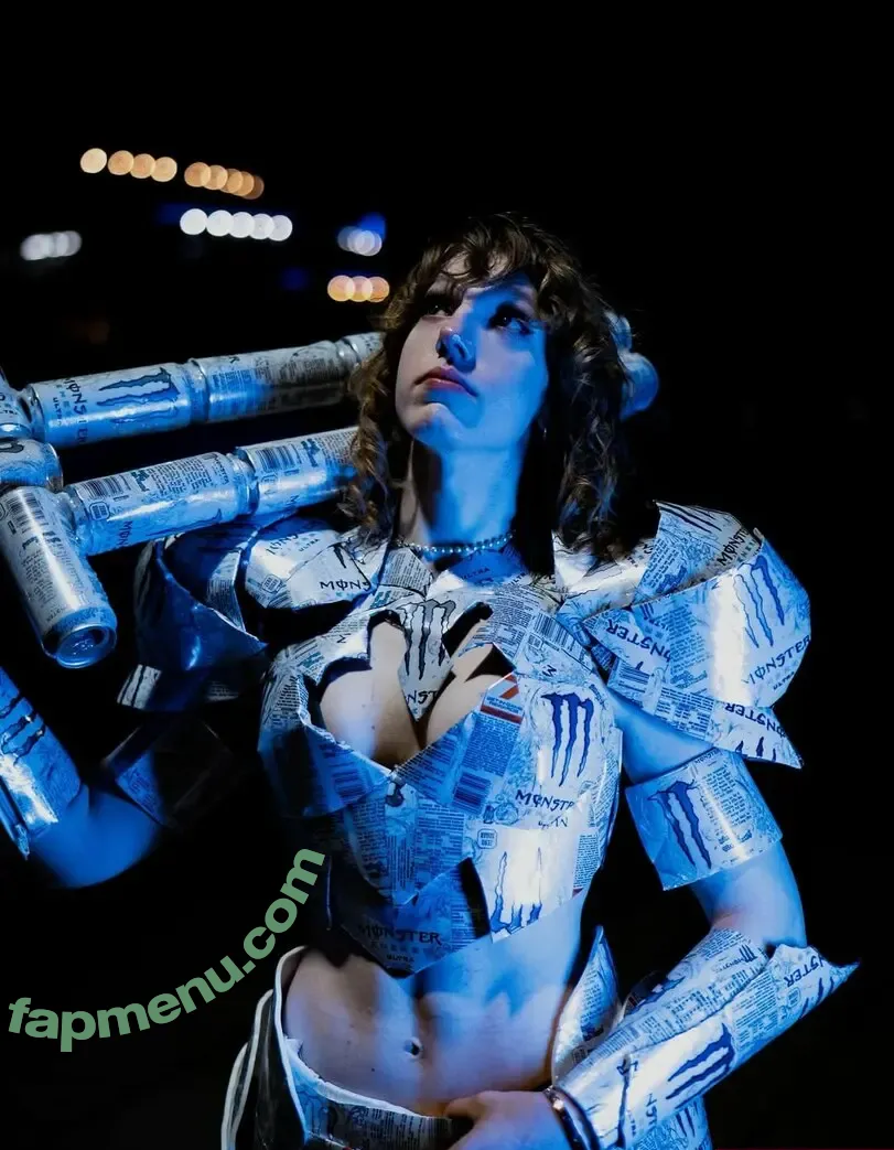 eviedotgym nude photo #0030 (eviedotgym)