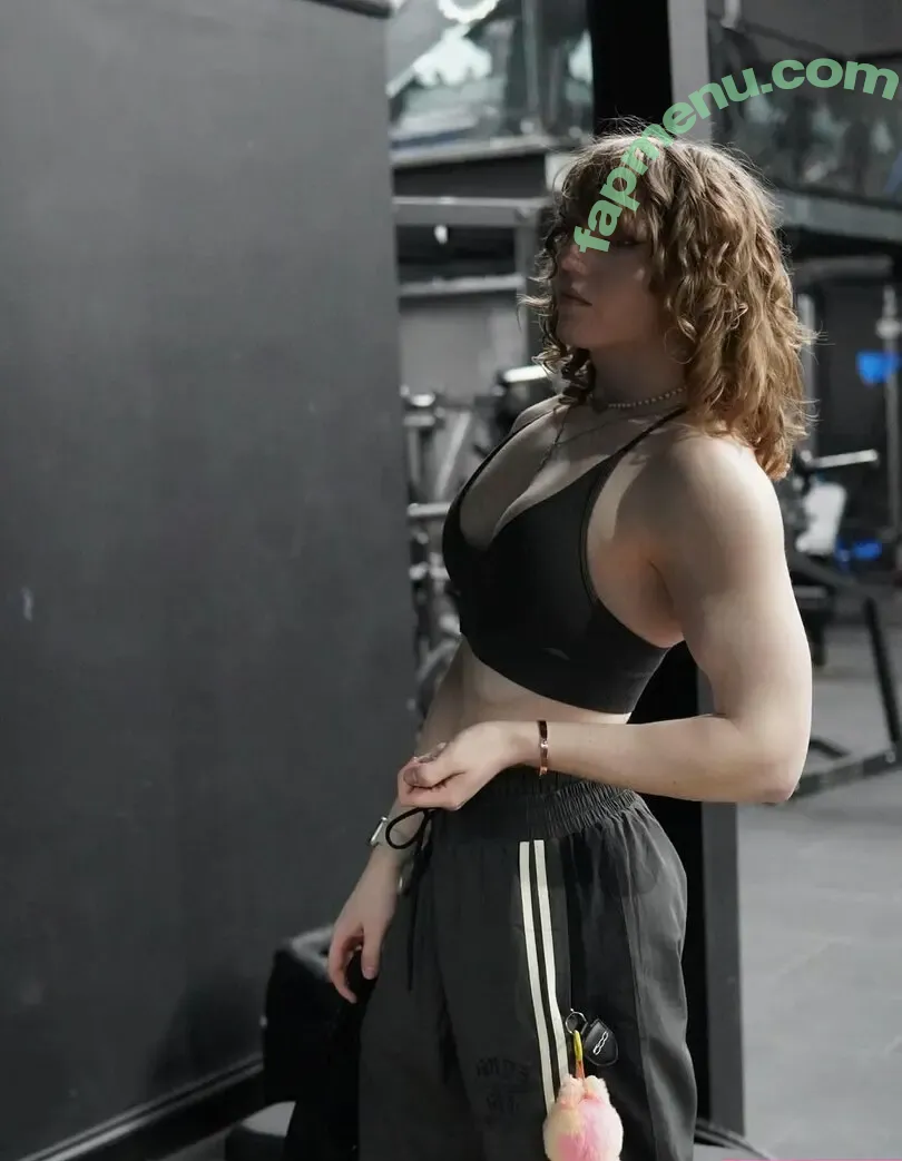 eviedotgym nude photo #0046 (eviedotgym)