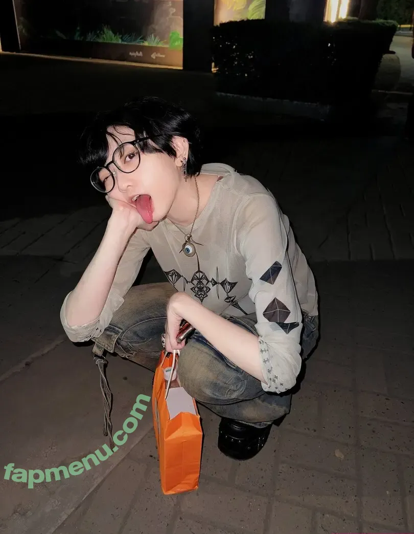 Evil Overlord Gabo nude photo #1762 (GaboVillain / eviloverlord_gabo)