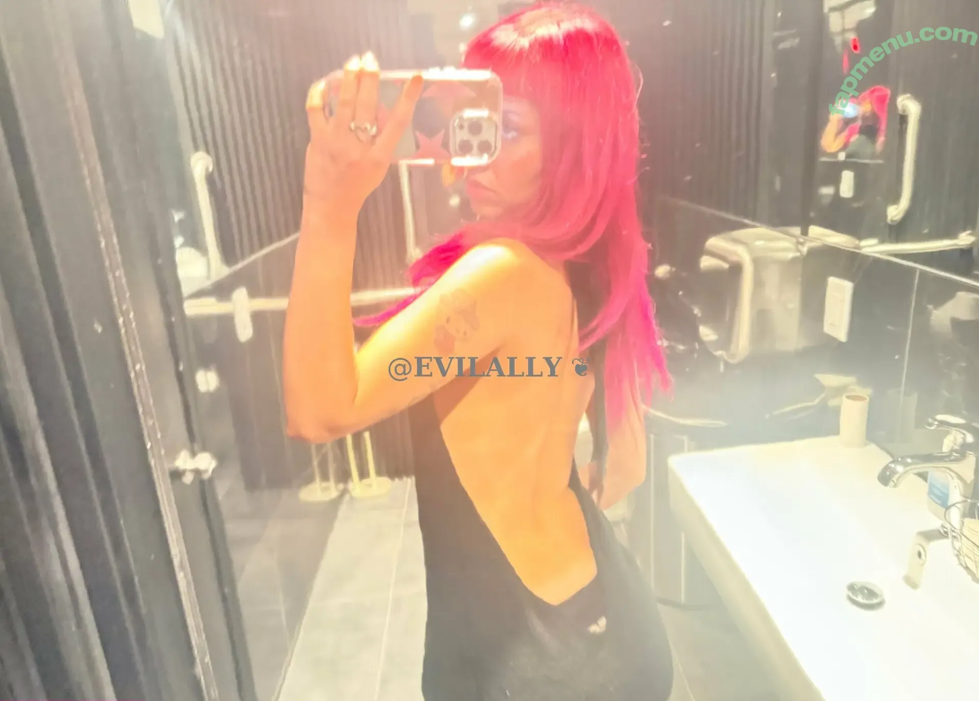 evilally nude photo #0024 (evilxally)