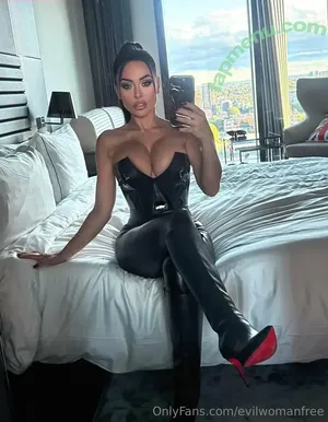 evilwomanfree / evilqueenpriv nude photo #0132