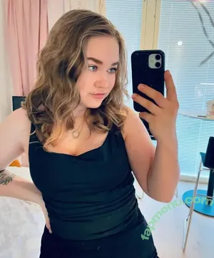 Evviepp nude photo #0003