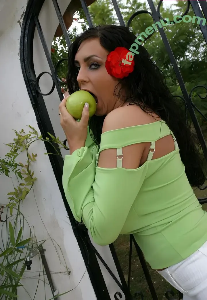Ewa Sonnet nude photo #1415 (ewasonnet / real_ewa_sonnet)