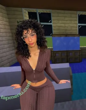 ewmxt / Bakedovary / Eliana / lalayravo / woahnatty nude photo #0174