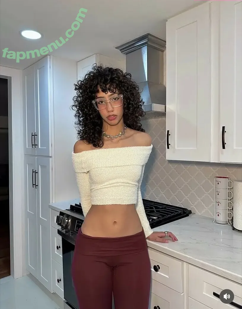 ewmxt nude photo #0121 (eliana / lalayravo / woahnatty)