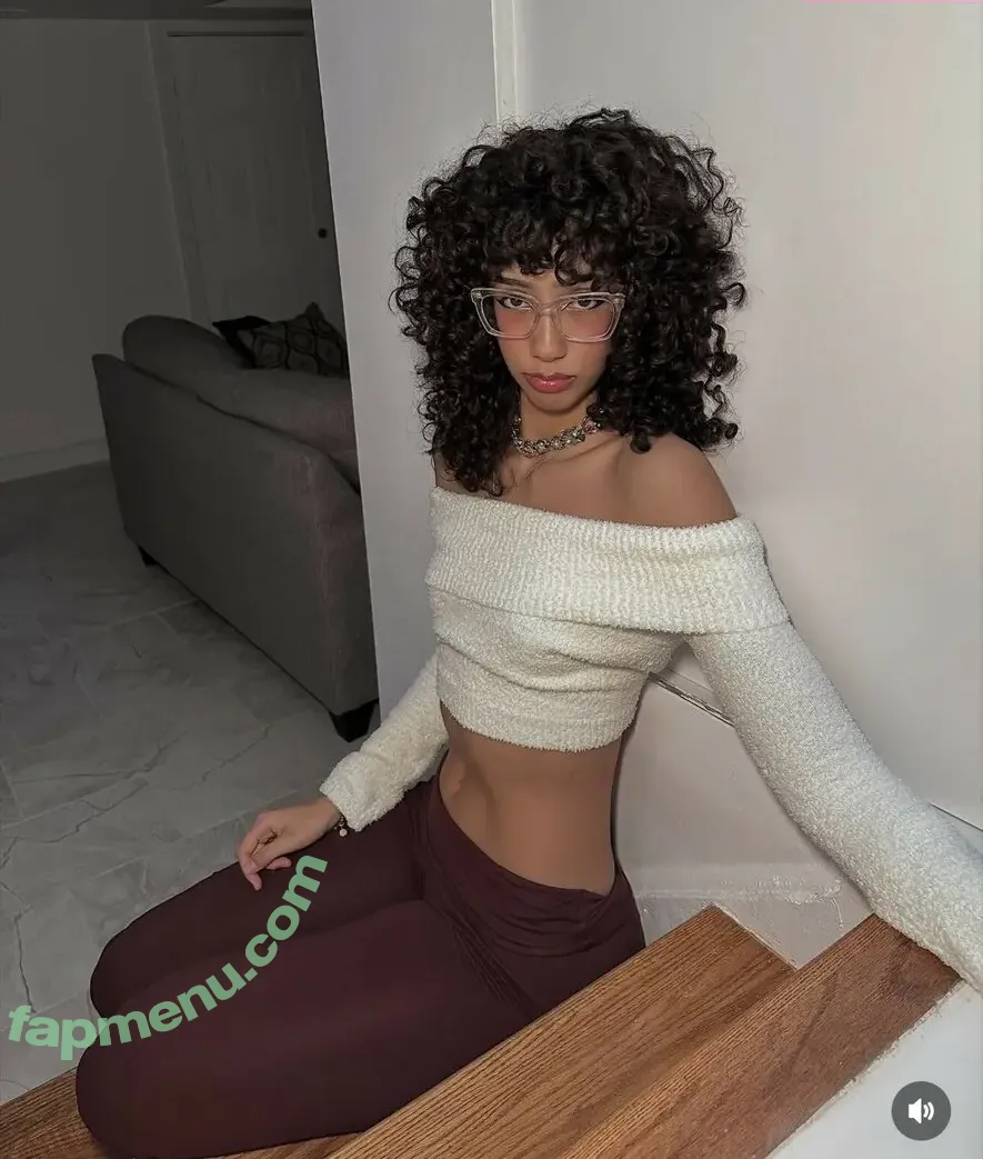 ewmxt nude photo #0128 (eliana / lalayravo / woahnatty)