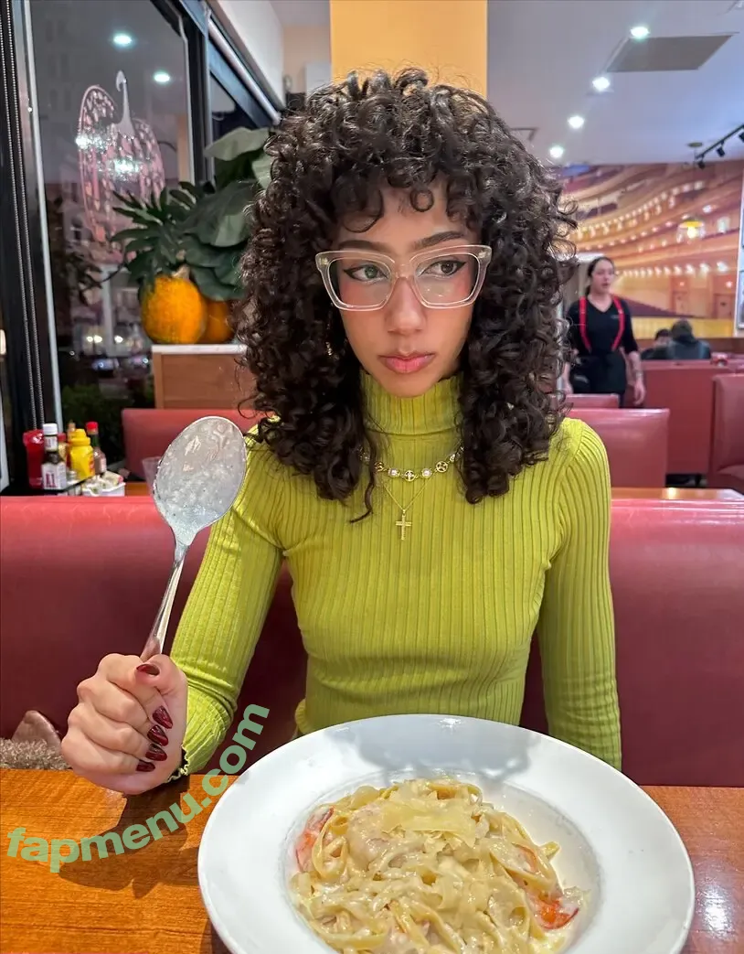 ewmxt nude photo #0151 (eliana / lalayravo / woahnatty)