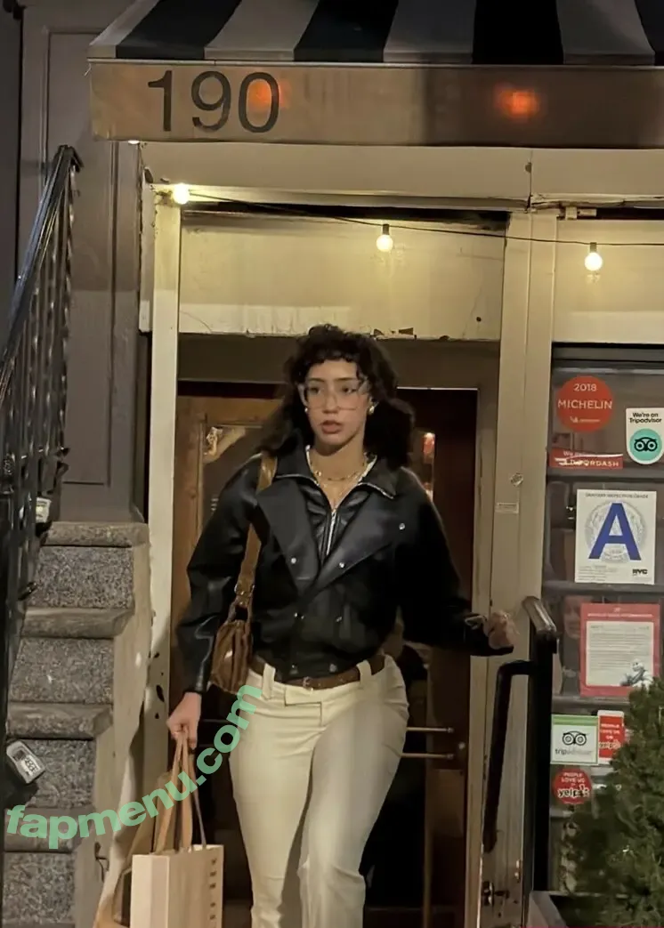 ewmxt nude photo #0288 (Bakedovary / Eliana / lalayravo / woahnatty)