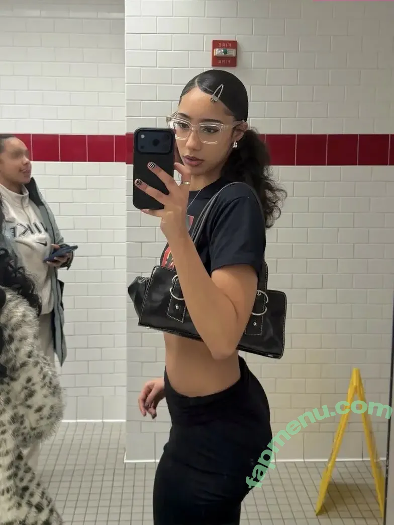 ewmxt nude photo #0296 (Bakedovary / Eliana / lalayravo / woahnatty)